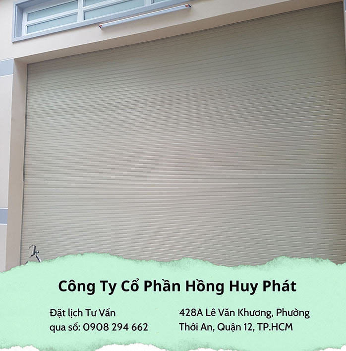 Cua-gia-dinh-cong-ty -co-phan-hong-huy-phat