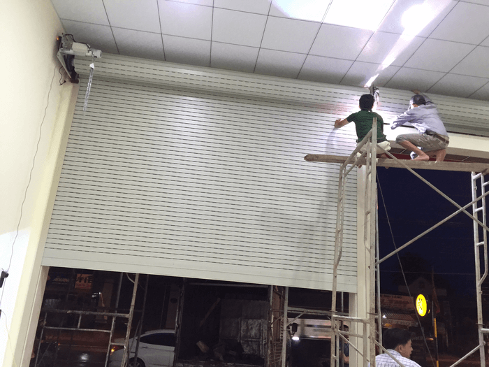 Hướng Dẫn Lắp Đặt & Bảo Dưỡng Cửa Cuốn Đúng Cách | Tăng Tuổi Thọ Gấp Đôi